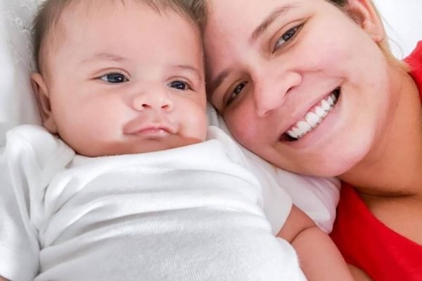 Filho de Marília Mendonça, Léo completa 5 meses e ganha festão. Veja fotos