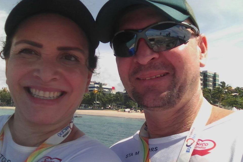 Mulher que perdeu pai e marido para Covid-19 sofre preconceito