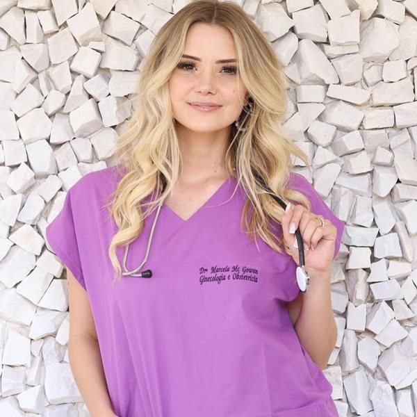 Marcela Mc Gowan vestida de médica