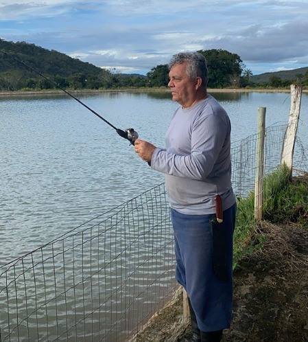 Alberto Fraga pesca no interior de Goiás