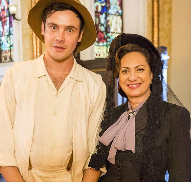 Eliane Giardini e Sérgio Guizé em Êta Mundo Bom