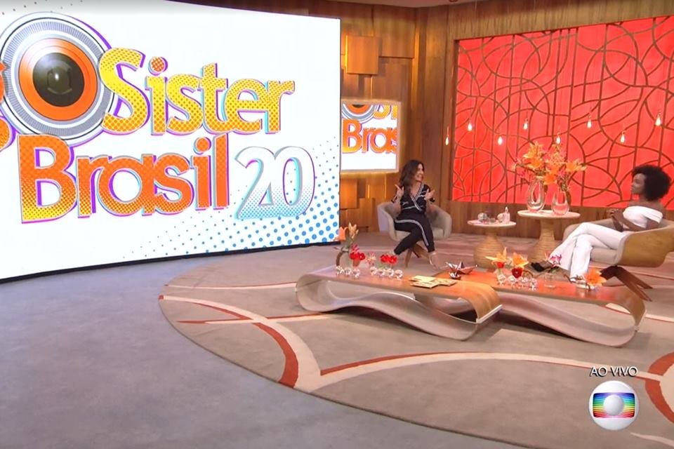 thelma falando sobre sororidade no encontro