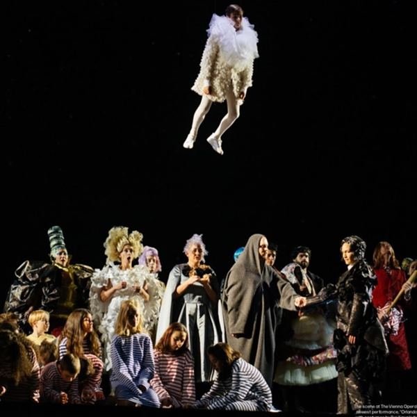 Figurino Comme des Garcons