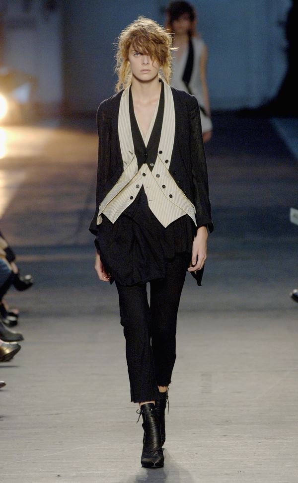 Desfile Ann Demeulemeester Paris Fashion Week Spring/Summer 2007