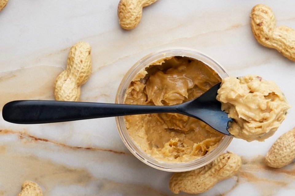 Fácil e saudável: veja receita da pasta de amendoim caseira