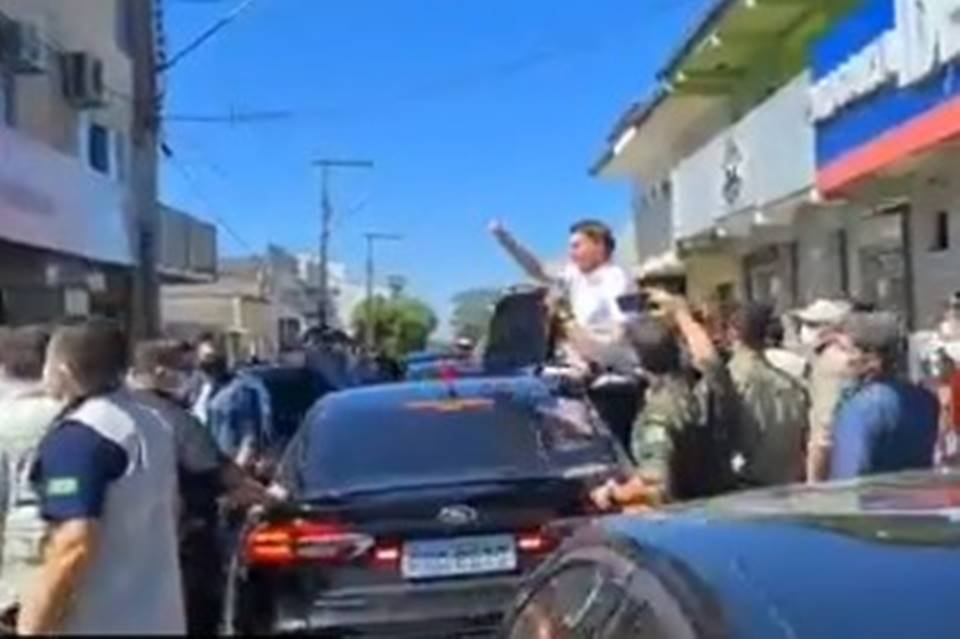 Bolsonaro passeia em Cristalina