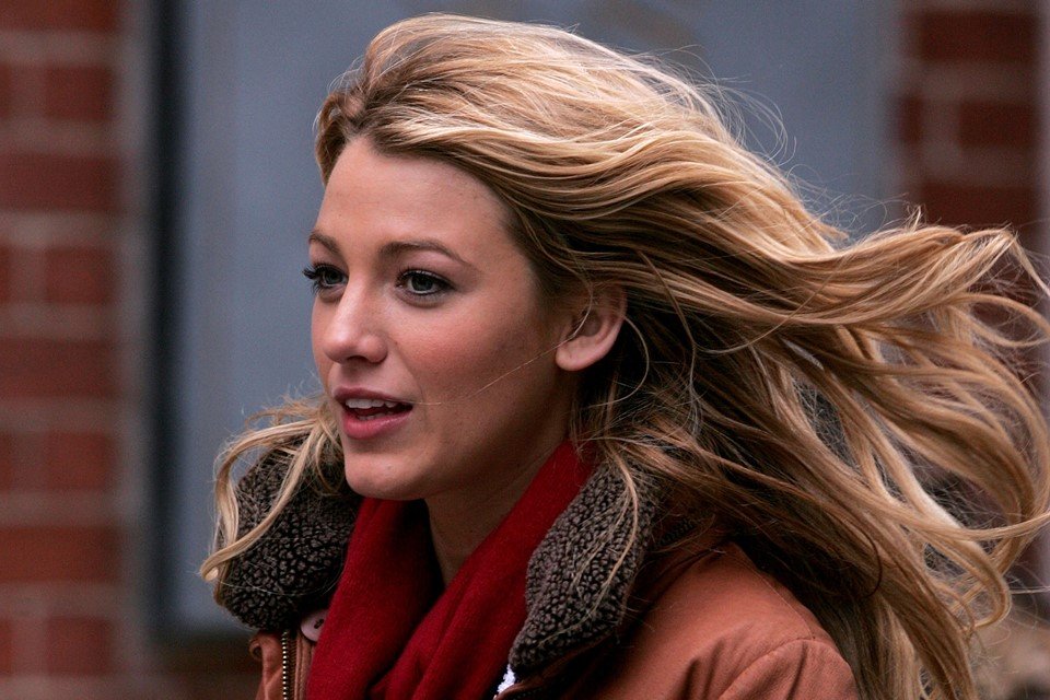 XOXO, Gossip Girl! Fã nota gafe em look de Serena van der Woodsen