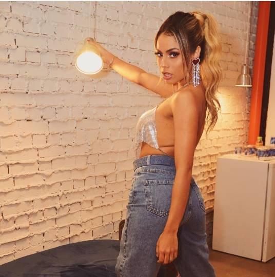 Lexa anuncia live em seu canal do YouTube