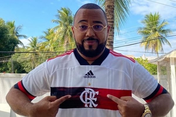 Dudu Nobre com nova camisa do Flamengo