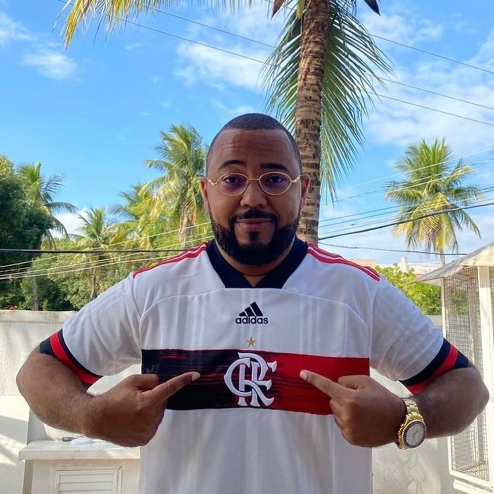 Dudu Nobre com a nova camisa do Flamengo