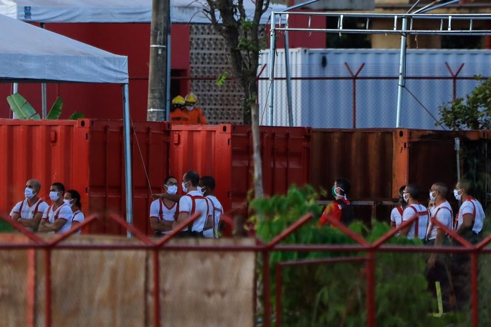Bombeiros em curso de formação no DF durante pandemia de coronavírus