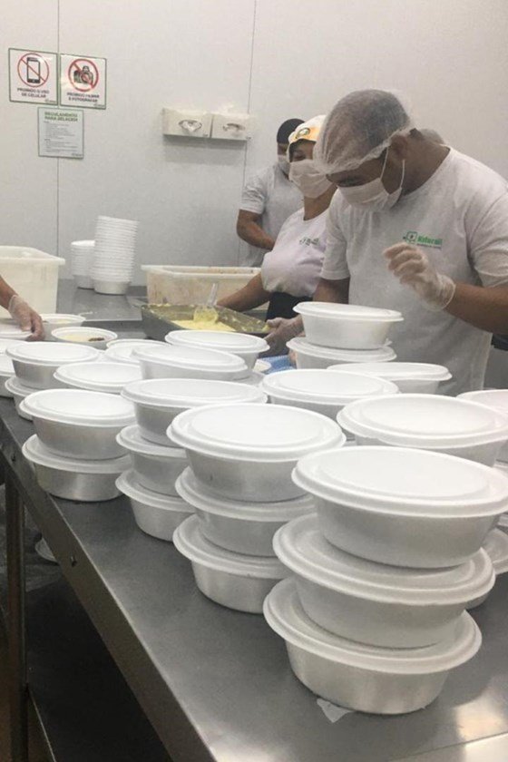 Voluntários da ação Panelinhas Solidárias