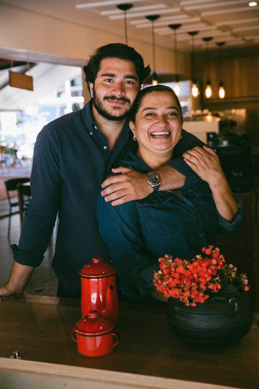 João Gabriel e Dona Alba no Café e Um Cheiro