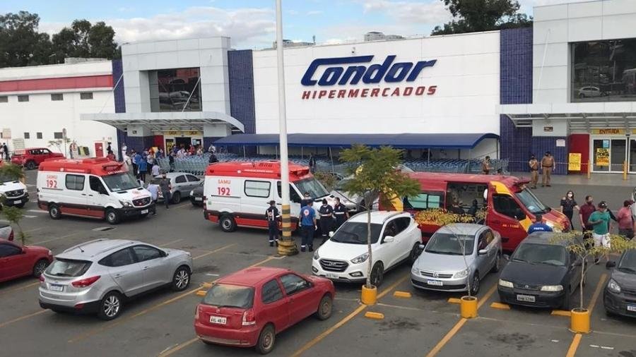 frente do supermercado