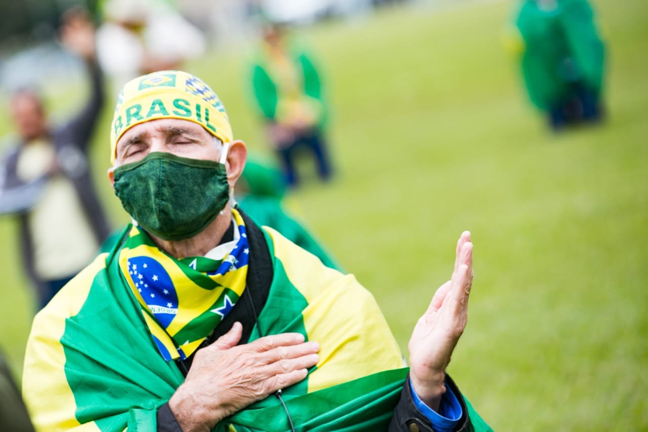 Manifestantes pró governo Bolsonaro em frente ao Congresso Nacional