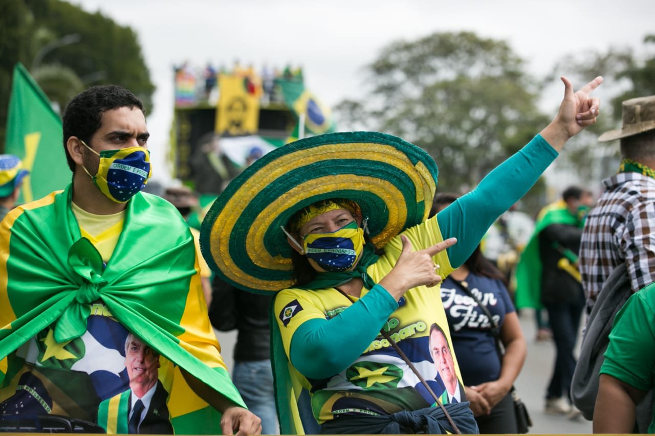 Manifestantes em ato pró-Bolsonaro na Esplanada dos Ministérios