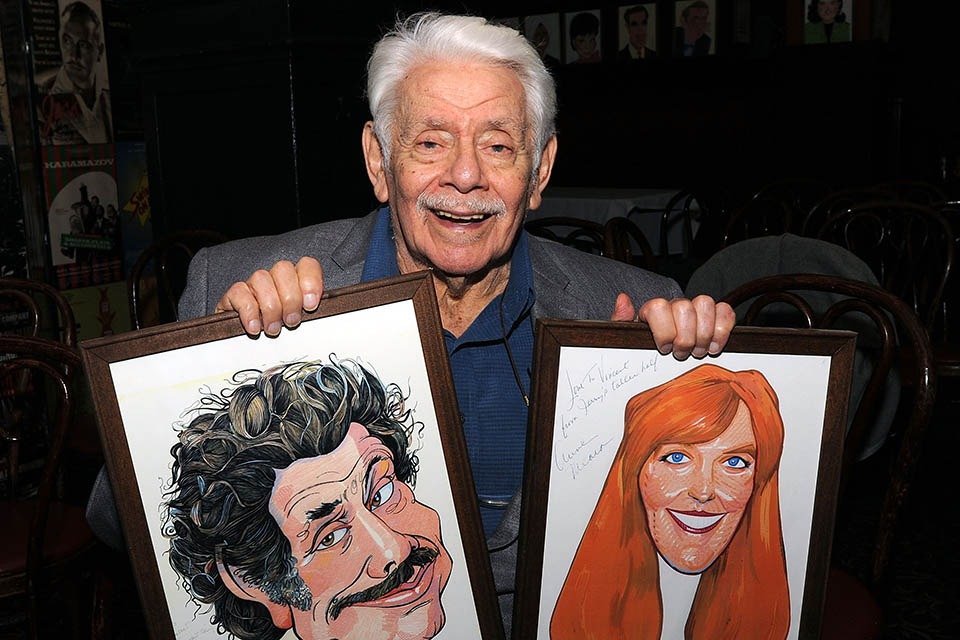 Jerry Stiller sorrindo