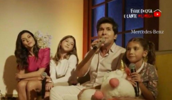 filhas-roubam-a-cena-em-live-de-daniel
