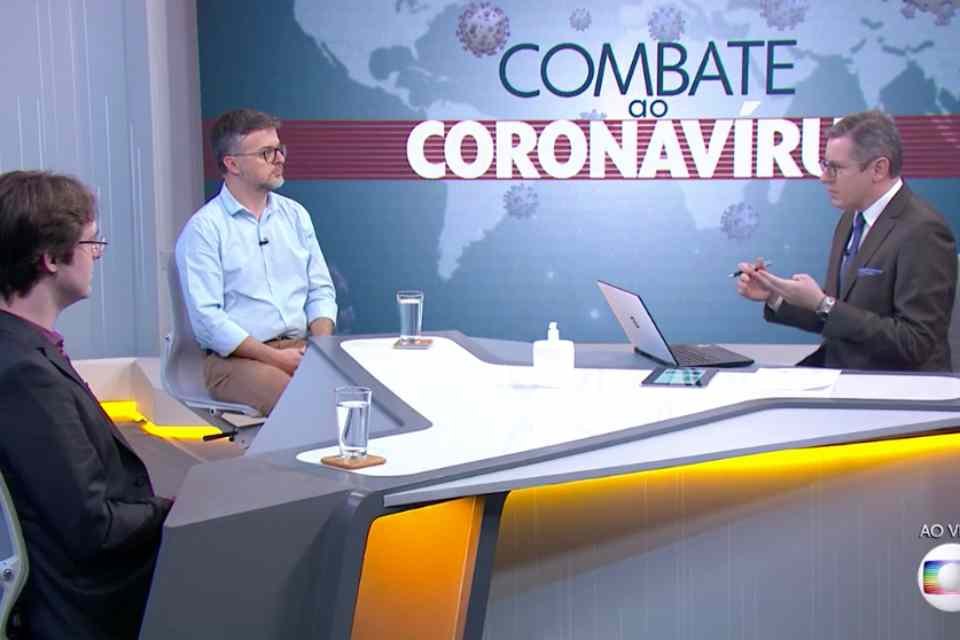 Dois homens conversando