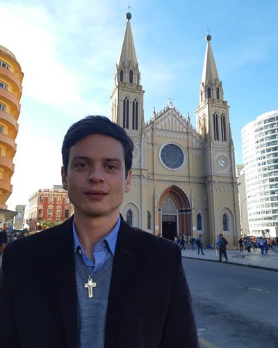 Ator Eduardo Pires