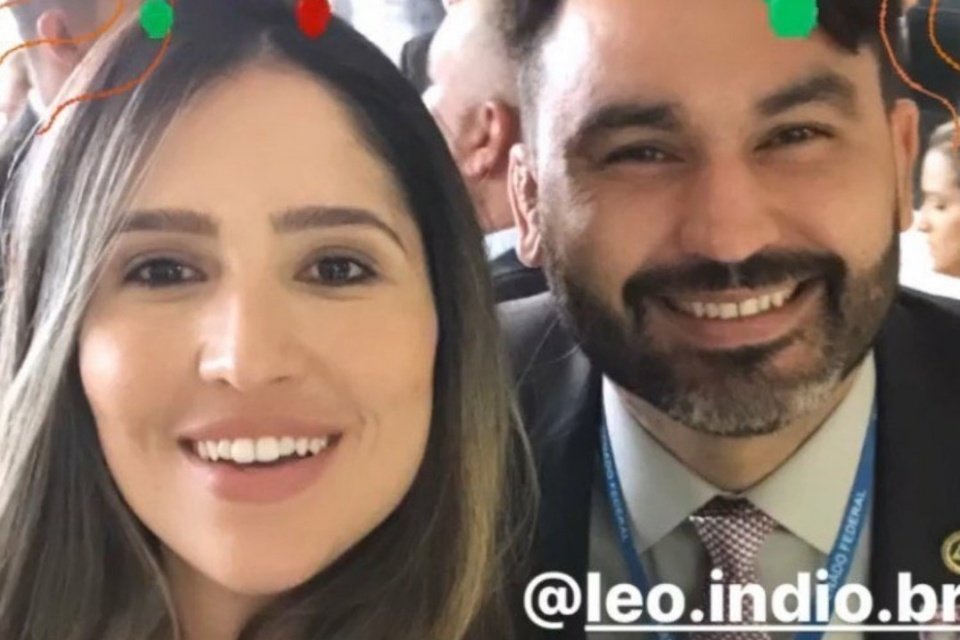 larissa peixoto, presidente do iphan, com leo indio, primo dos filhos de Bolsonaro