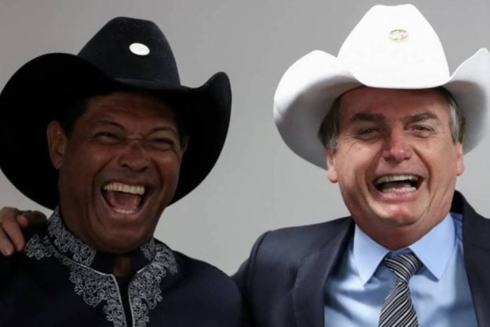 Pastor Valdemiro posa ao lado do Presidente Jair Bolsonaro
