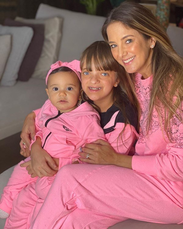 Ticiane Pinheiro, Rafaella Justus e Manuella Tralli abraçadas