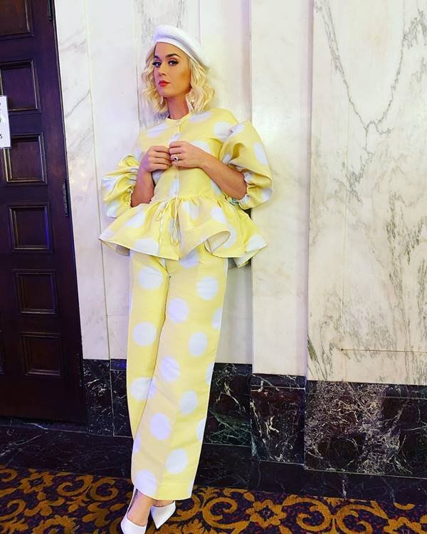Katy Perry com conjunto de bolinhas Stine Goya