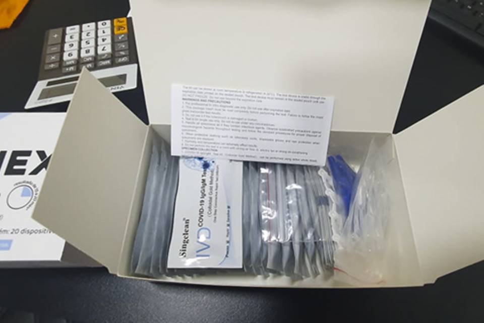 caixa de teste rápido para Covid-19