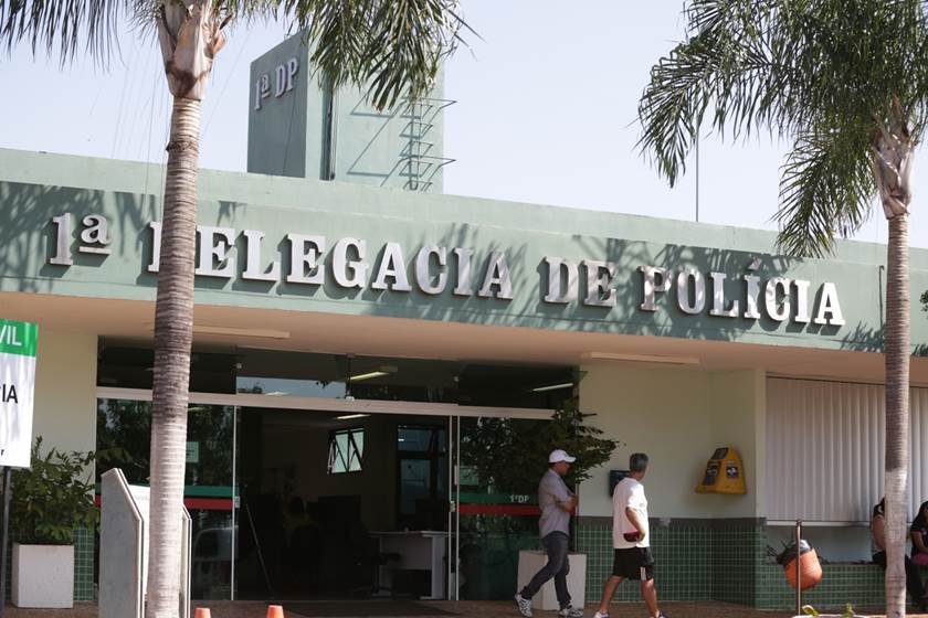fachada de delegacia