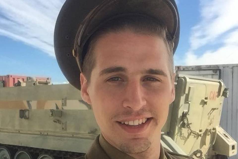 Hagen Mills sorrindo