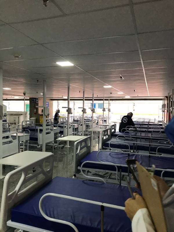 Visita da Ação Conjunto ao hospital de campanha do Mané Garrincha