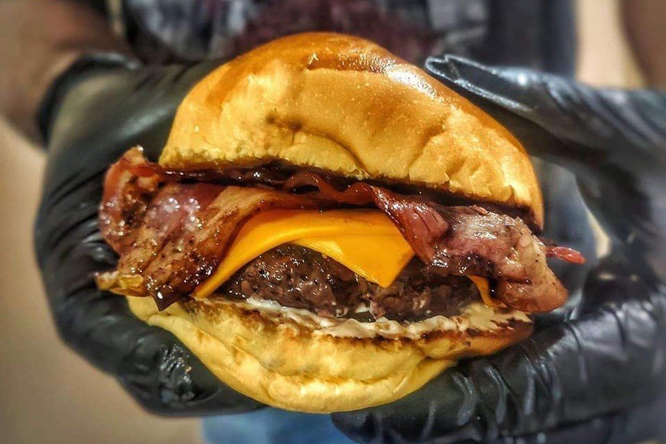 Cheese bacon, Salseiro Burger