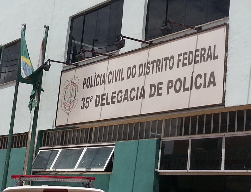 fachada de delegacia