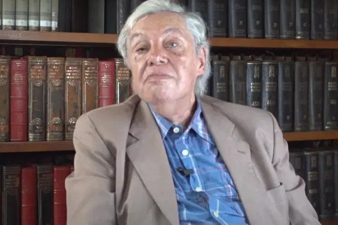 Economista Carlos Lessa morre aos 83 anos vítima de Covid-19