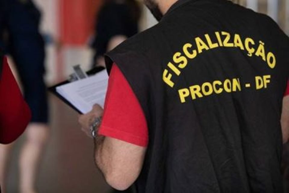 procon fiscaliza comércios do DF