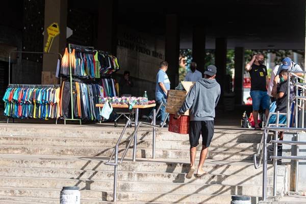 Movimentação de ambulantes no Setor Comercial Sul