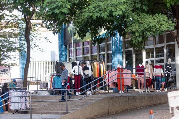 Movimentação de ambulantes no Setor Comercial Sul