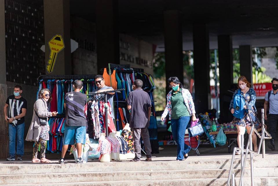 Movimentação de ambulantes no Setor Comercial Sul