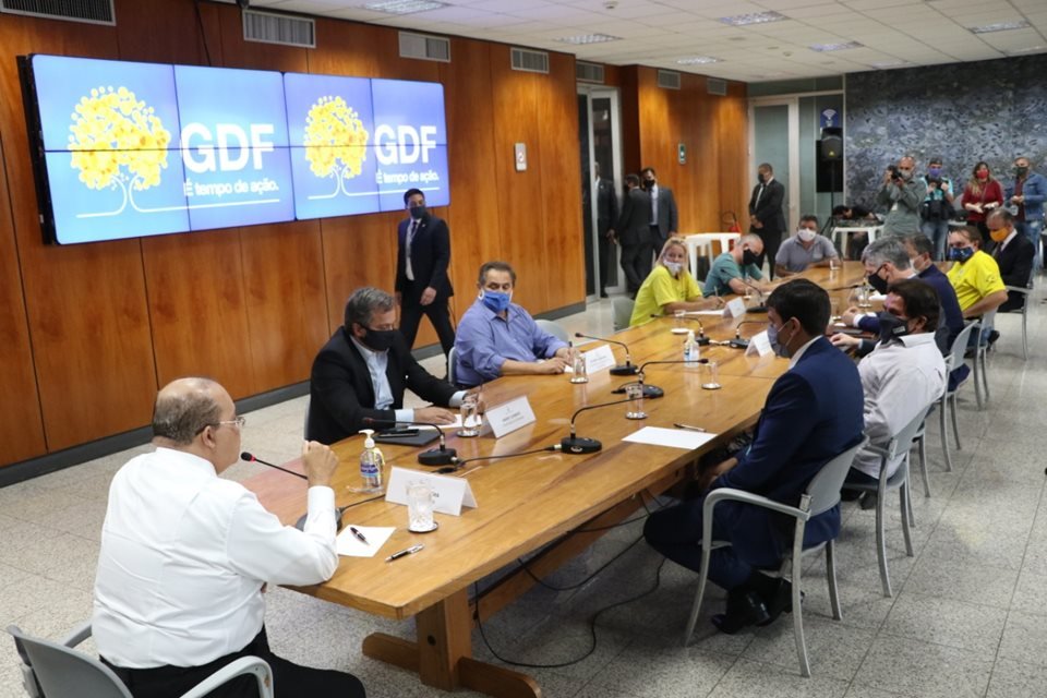 GDF quer liberar ajuda de R$ 1,2 mil para motoristas de transporte escolar