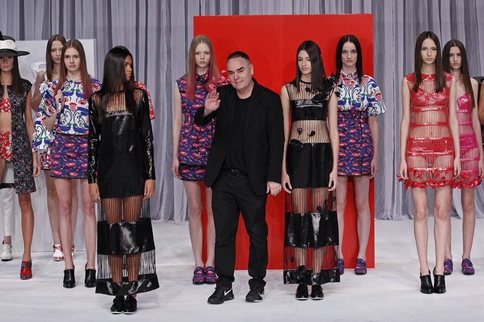 Grandes nomes da moda são acusados de racismo por modelos e ex ...