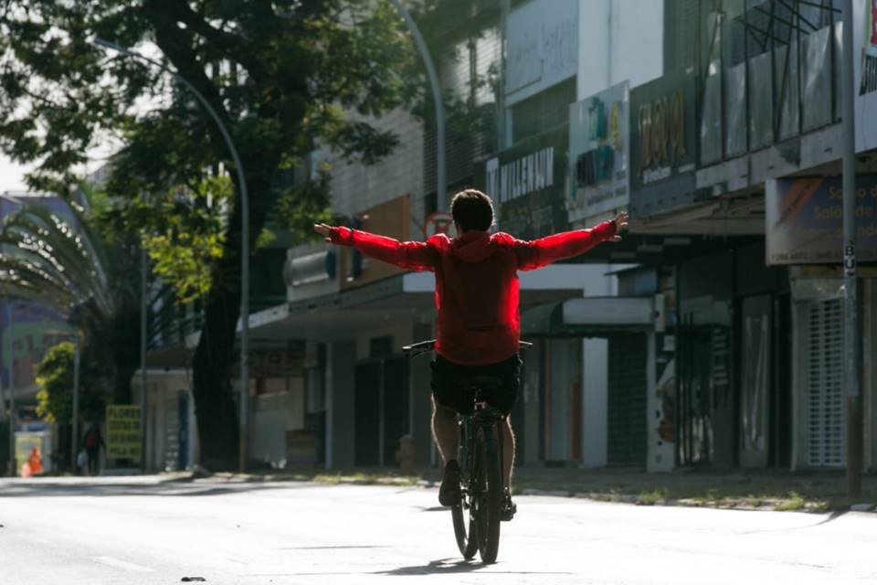 W3 sul é interditada para veículos e aberta para o lazer pela primeira vez