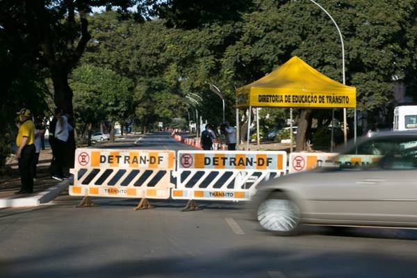 W3 sul é interditada para veículos e aberta para o lazer pela primeira vez