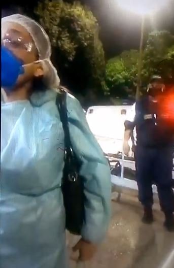 Homem bate boca com médica na porta do HRC