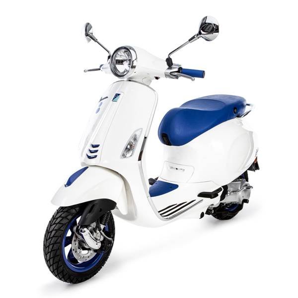 Scooter Vespa em parceria com a loja Colette