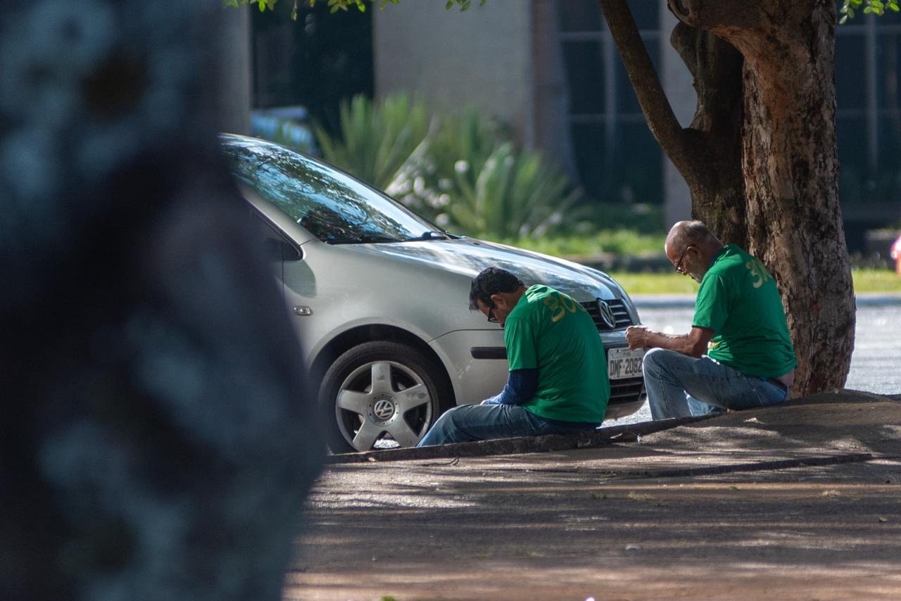 acampamento dos 300 do Brasil é retirado da esplanada