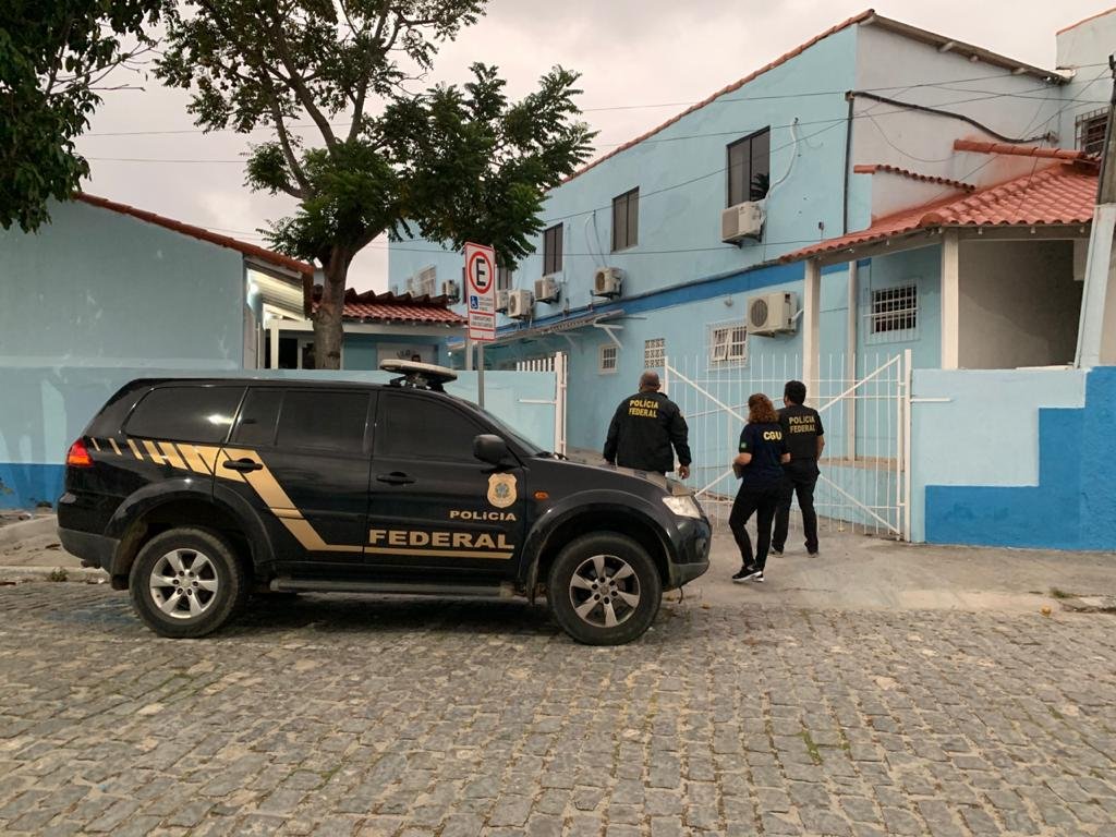 Polícia Federal cumpre mandados de busca e apreensão contra secretaria de Saúde de Cabo Frio
