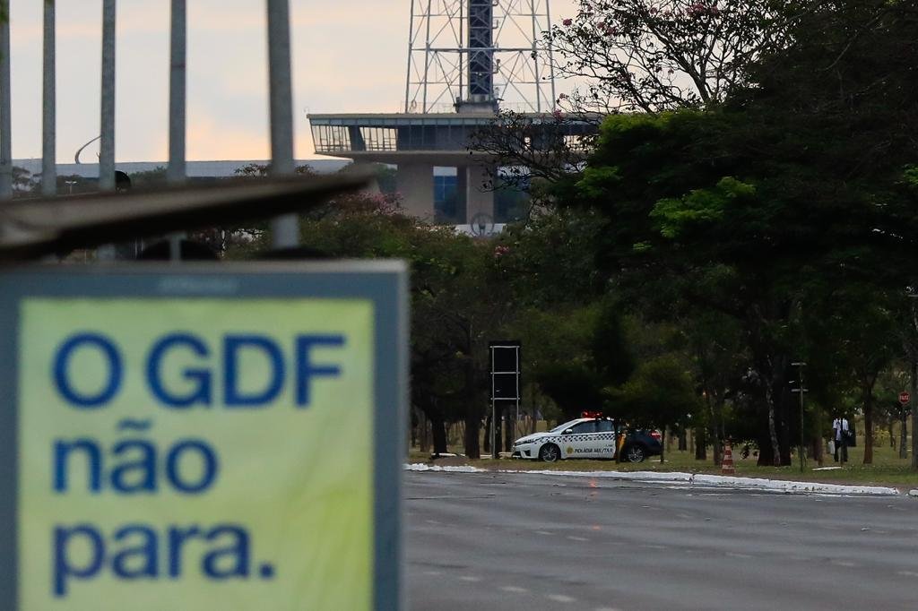 Esplanada fechada após ameaca a bispo