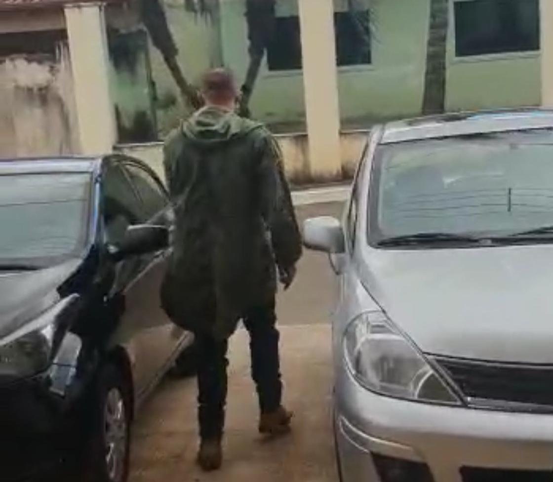 Policial armado