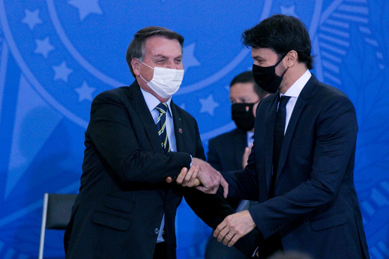 Ministro sobre nova postura de Bolsonaro: "Ninguém aguenta briga ...